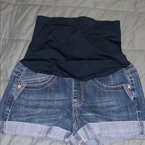 Maternity short